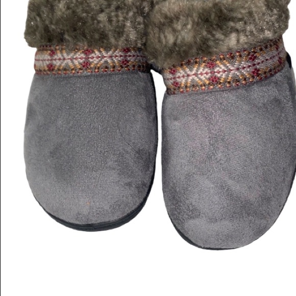 NEW!! Isotoner Enhanced Heel Cushion Slippers/ shoes, very comfy and stylish - Picture 6 of 14